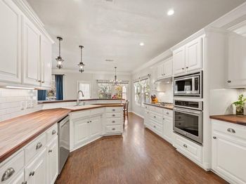 7720  Bridlewood Court 