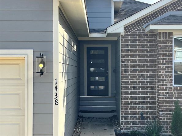 1438 E Waco Avenue , Dallas Texas 75216