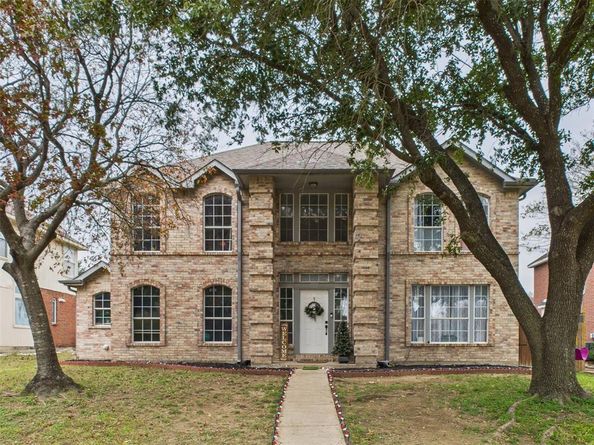 821  Woodridge Drive , DeSoto Texas 75115