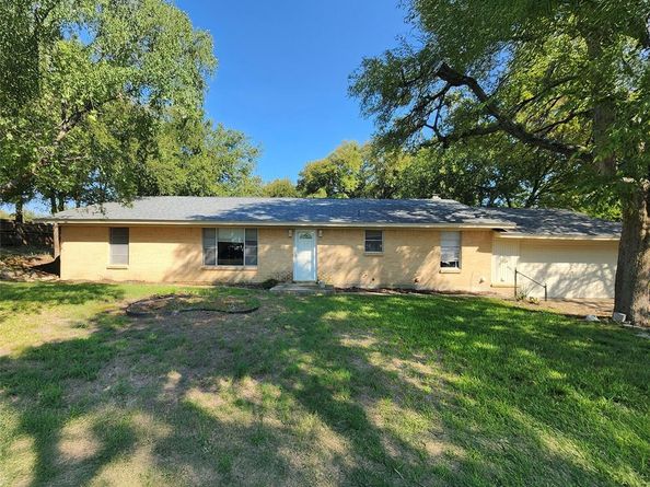 6585  Appian Way , Fort Worth Texas 76135