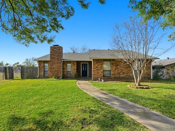 6101  Greenlawn Street , Rowlett Texas 75088
