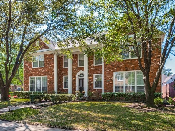 2204  Yaupon Drive , Irving Texas 75063