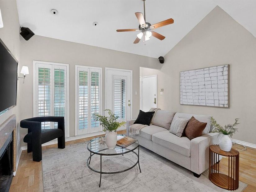 3105  San Jacinto Street  306, Dallas Texas 75204
