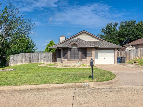 305 N Long Rifle Drive , Fort Worth Texas 76108