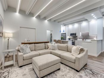 6211 W Northwest Highway 