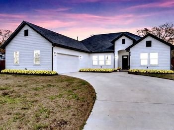 1909  Willowcrest Loop  