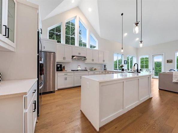 813  Dogwood Trail , Aubrey Texas 76227