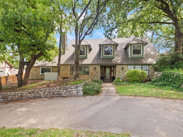 2123  Wilson Drive , Arlington Texas 76011