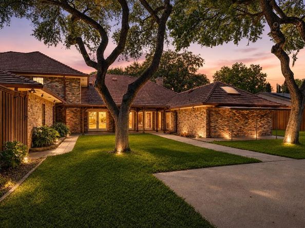 13216  Hillcrest Road , Dallas Texas 75240