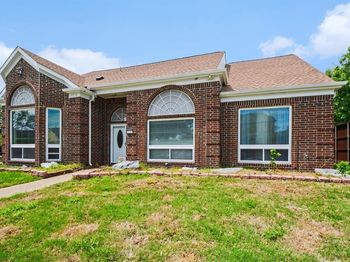 3713  Catalina Street 