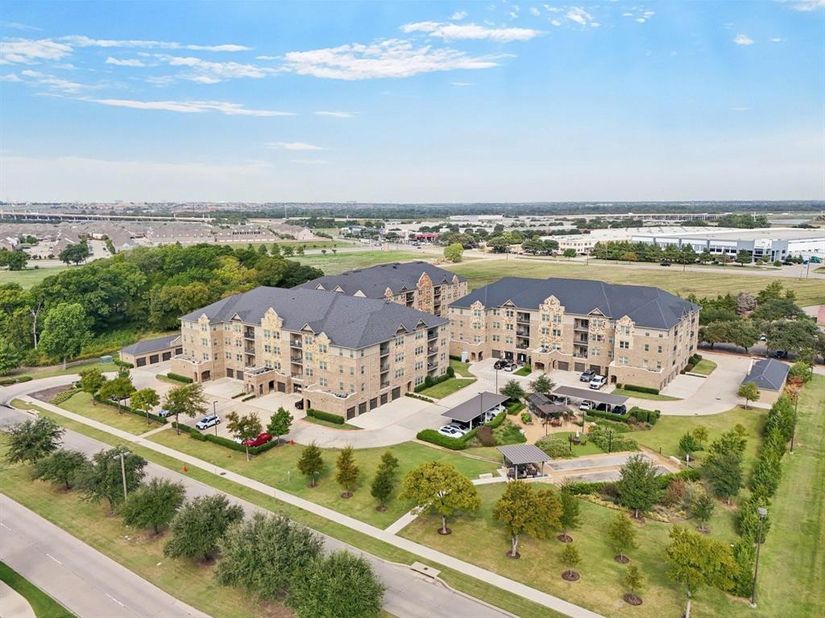 1735  Wittington Place  3402, Farmers Branch Texas 75234