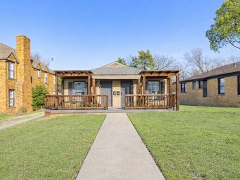 404 N Montreal Avenue 