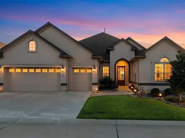 11517  Parkcrest Drive , Denton Texas 76207