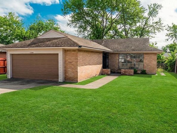 1246  Brookmere Drive , Dallas Texas 75216