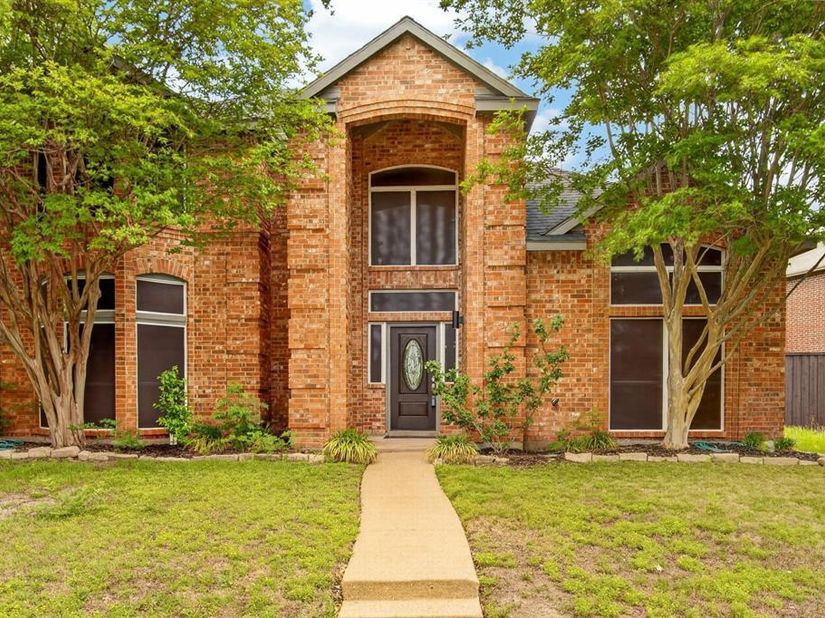 2622  Covington Drive , Garland Texas 75040