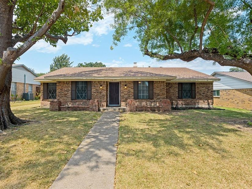 2629  Montclair Lane , Mesquite Texas 75150