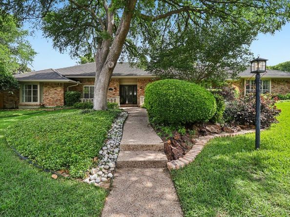 1015  Crowley Road , Arlington Texas 76012