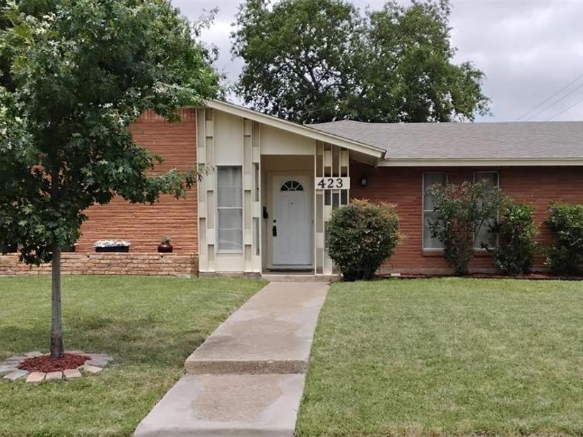 423  Columbia Circle , Irving Texas 75062