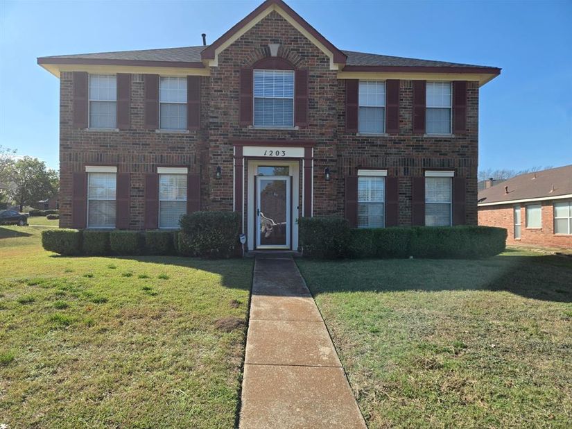 1203  White Drive , Cedar Hill Texas 75104