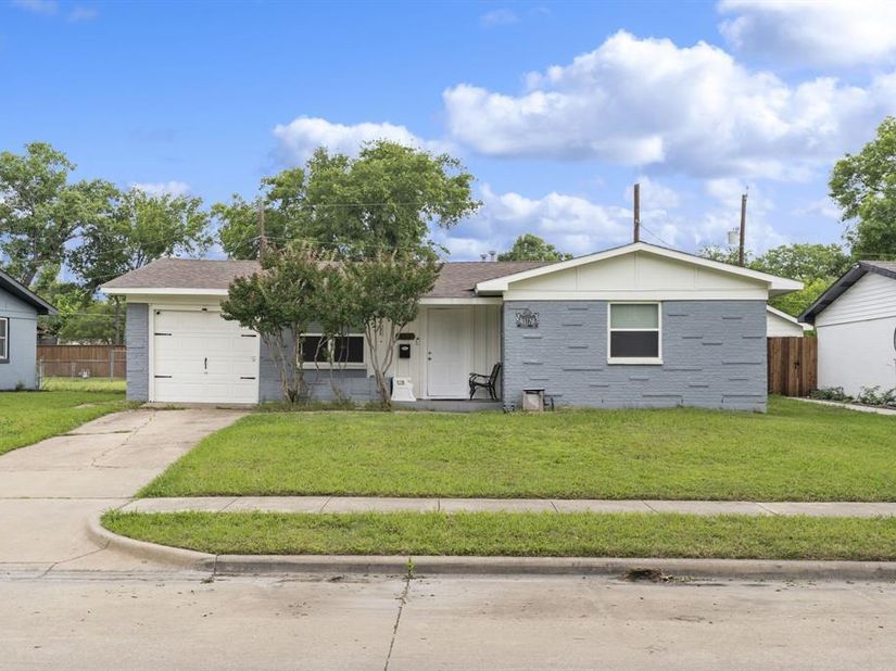 517  Hardy Drive , Garland Texas 75041