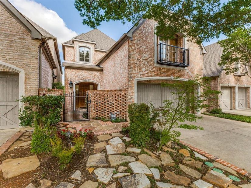 12010  Lueders Lane , Dallas Texas 75230
