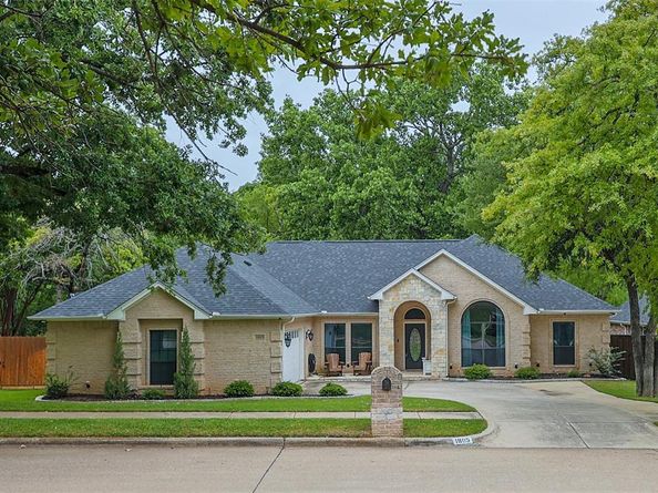 1805  Spinnaker Lane , Azle Texas 76020