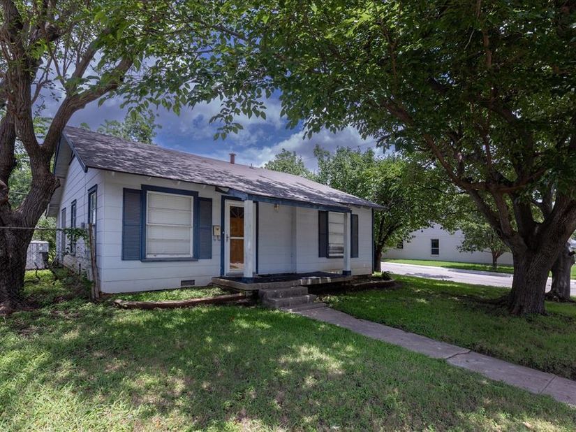 3800  El Campo Avenue , Fort Worth Texas 76107