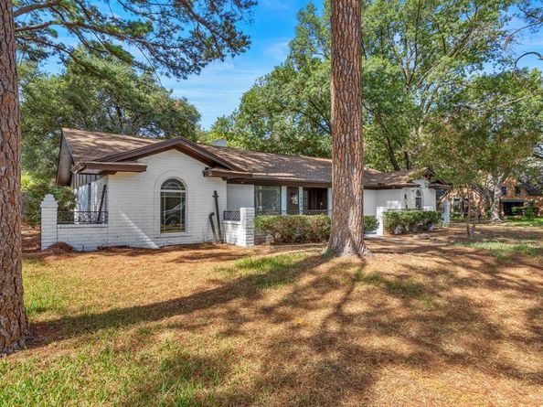 1800  Bois D ARC Drive , Arlington Texas 76013