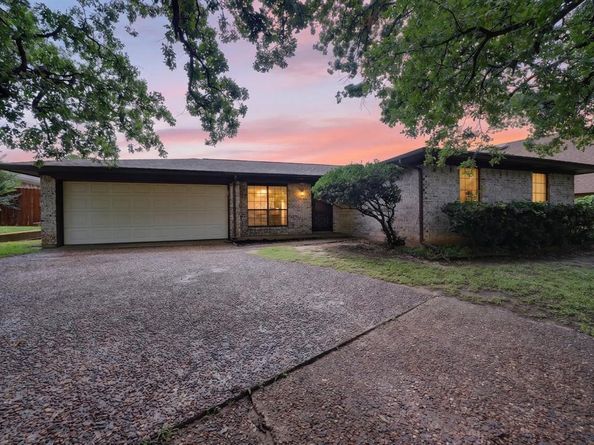304  Shady Lane , Azle Texas 76020