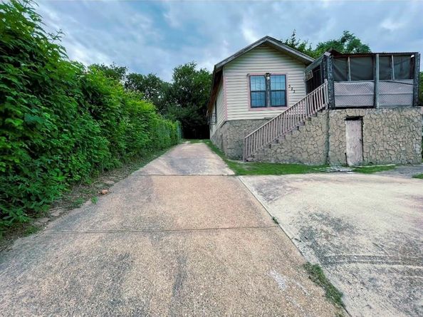 323  Sparks Street , Dallas Texas 75203
