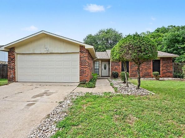 7813  Acapulco Road , Fort Worth Texas 76112