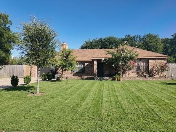 2532  Plaza Boulevard , Dallas Texas 75241