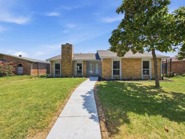 3114  Nutmeg Lane , Garland Texas 75044
