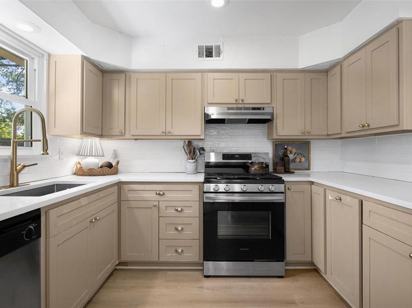 11367  Lippitt Avenue , Dallas Texas 75218