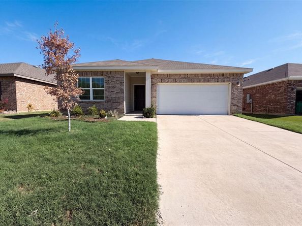 429  Starboard Drive , Crowley Texas 76036