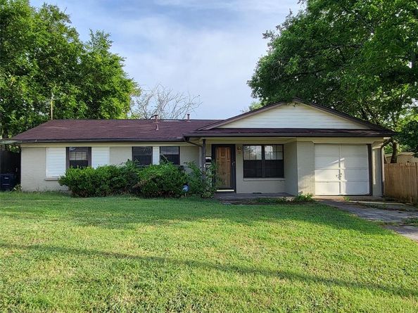 7825  Gaston Avenue , Fort Worth Texas 76116