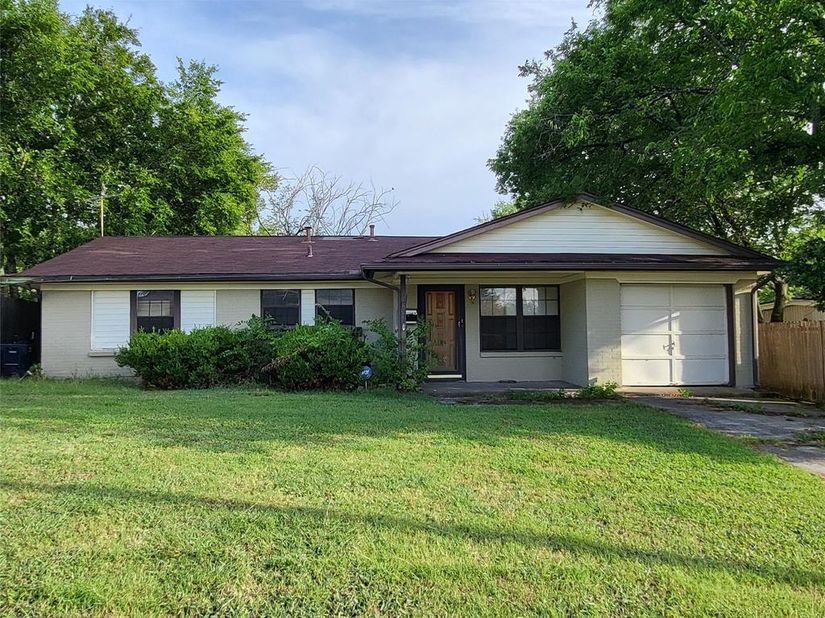 7825  Gaston Avenue , Fort Worth Texas 76116