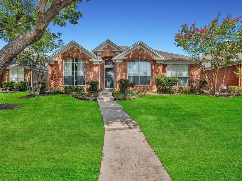 334  Touchdown Drive , Irving Texas 75063