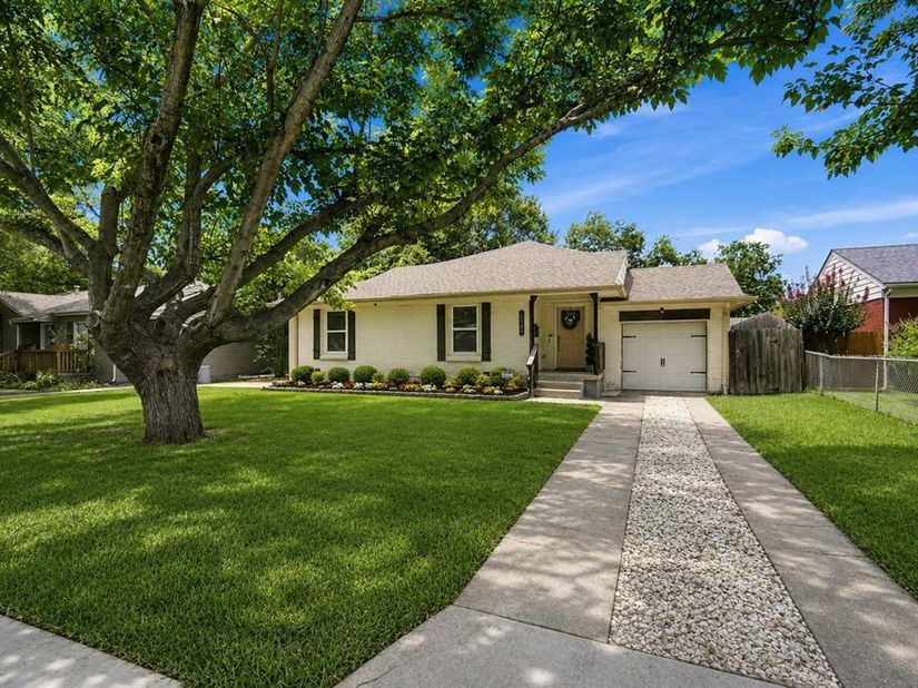 10547  Cayuga Drive , Dallas Texas 75228