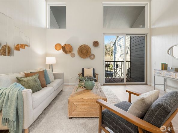 6439 139th Avenue NE 19, Redmond WA 98052