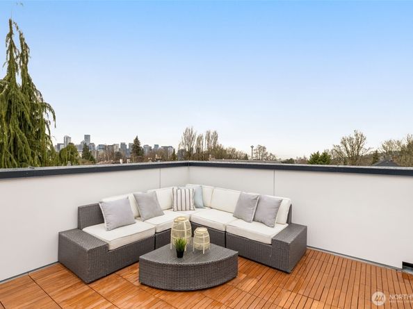 1123 A 10th Avenue E, Seattle WA 98102