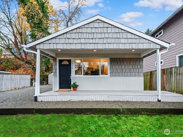 7552 21st Avenue SW, Seattle WA 98106