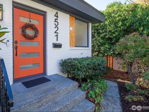4521 SW Henderson Street, Seattle WA 98136