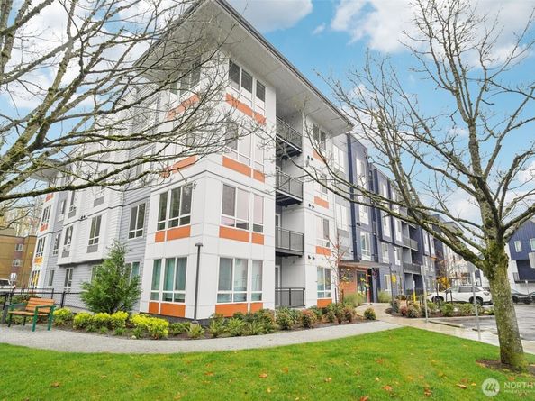 14598 Westminster Way N 107, Shoreline WA 98133