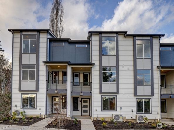 6722 NE 187th Street 106, Kenmore WA 98028