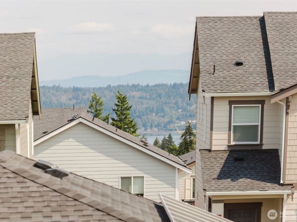 948 Panoramic Loop, Bremerton WA 98312