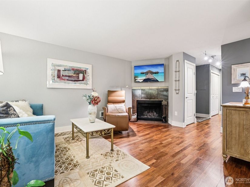 11060 NE 33rd Place E3, Bellevue WA 98004