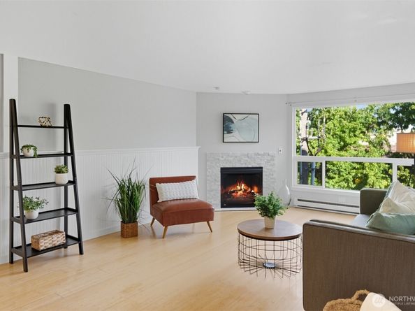 9416 1st Avenue NE 305, Seattle WA 98115