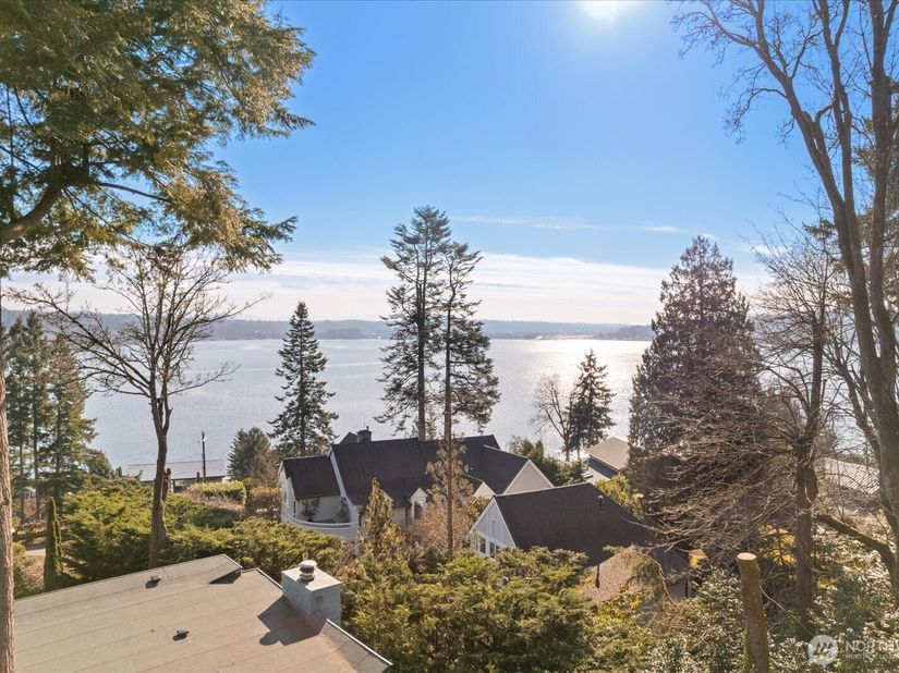 8526 E Mercer Way, Mercer Island WA 98040