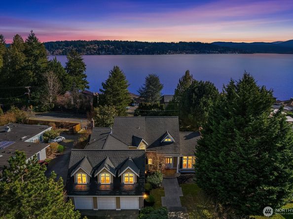 17120 SE 29th Place, Bellevue WA 98008